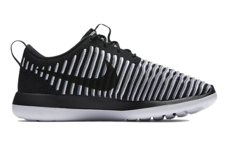 (WMNS) Nike Roshe Two Flyknit 'Black' 844929-001