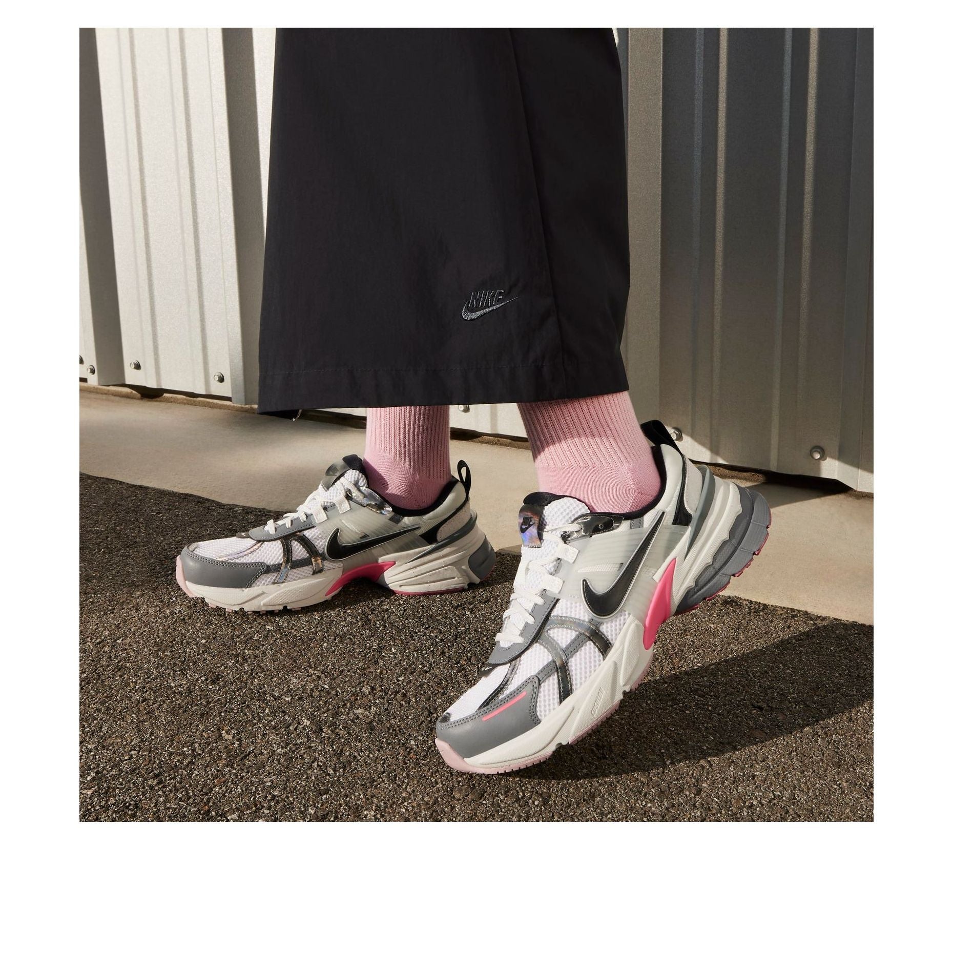 (WMNS) Nike V2K Run 'Grey Pink' FZ5061-100