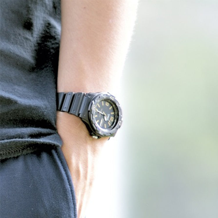 Men's CASIO YOUTH Sports quartz Watch Mens Black Analog MRW-200H-1B3