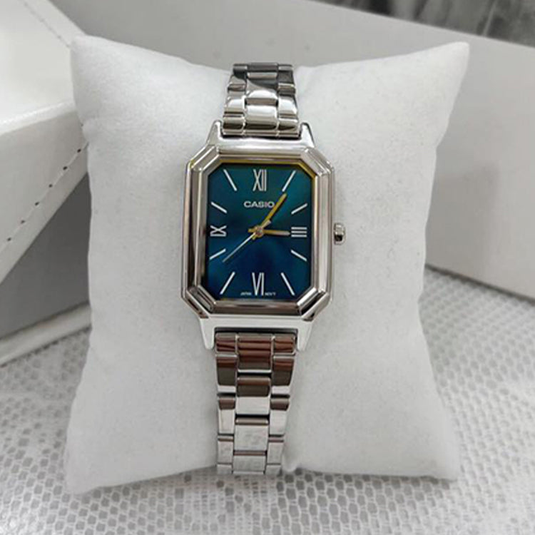 CASIO Female DRESS Japan / South Korea Fashion Silver Analog LTP-E168D-2B