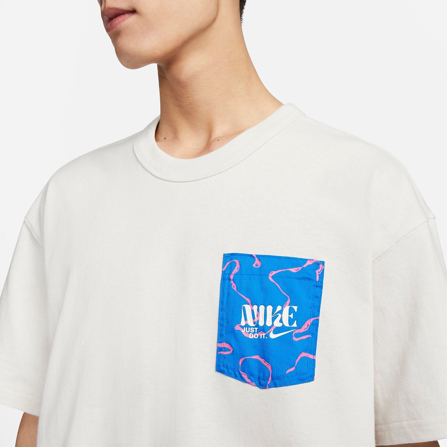 Nike Just Do It Chest Pocket T-Shirt 'White' FJ7681-030