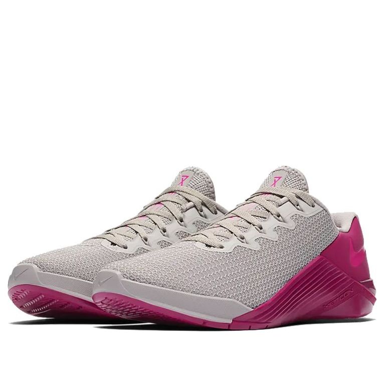 (WMNS) Nike Metcon 5 'Atmosphere Grey Pink Blast' AO2982-061