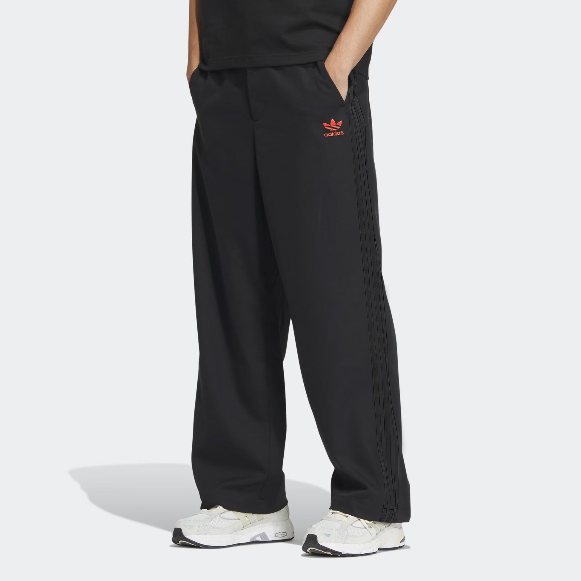 adidas Originals V-Day Pant Asia Sizing 'Black' JE3476