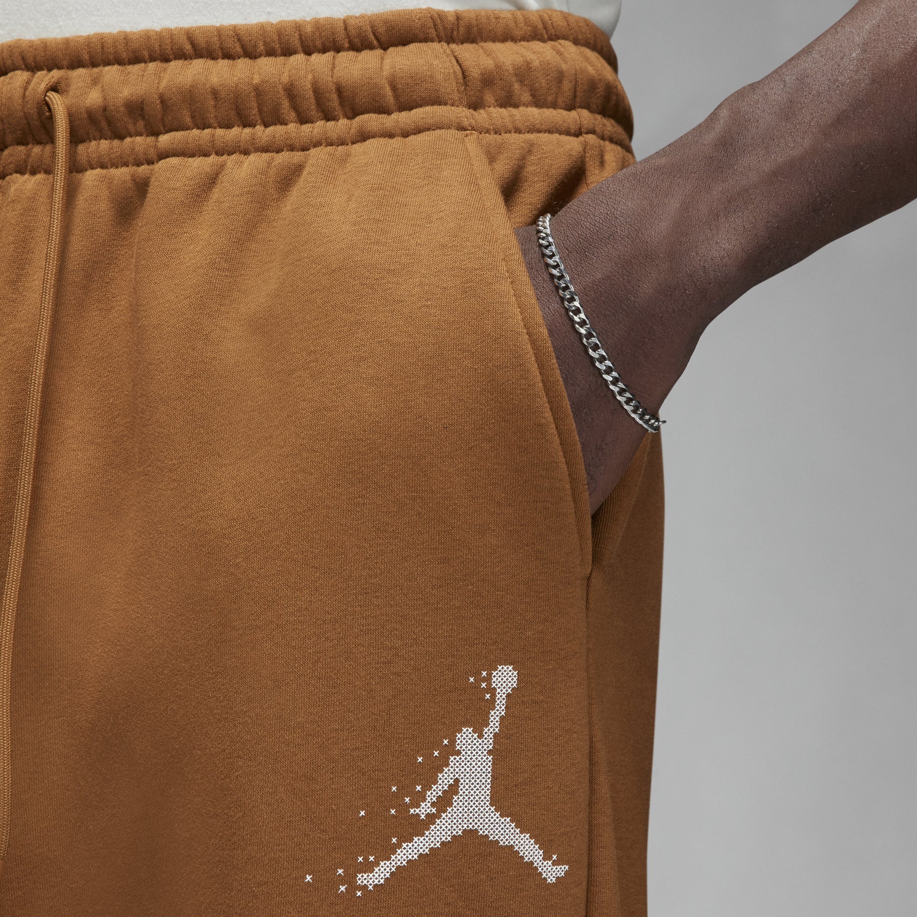 Air Jordan Essentials Holiday Fleece Sweatpants Asia Sizing 'Light British Tan' FD7468-281