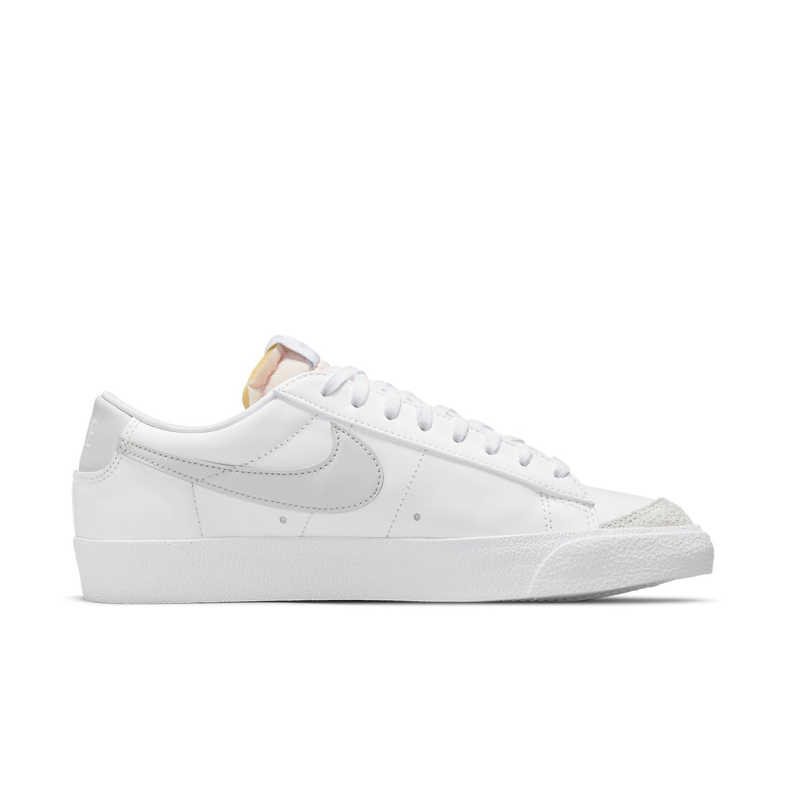 (WMNS) Nike Blazer '77 Low 'White Grey' DC4769-100