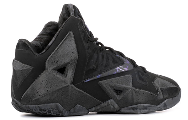 Nike LeBron 11 'Blackout' 616175-090