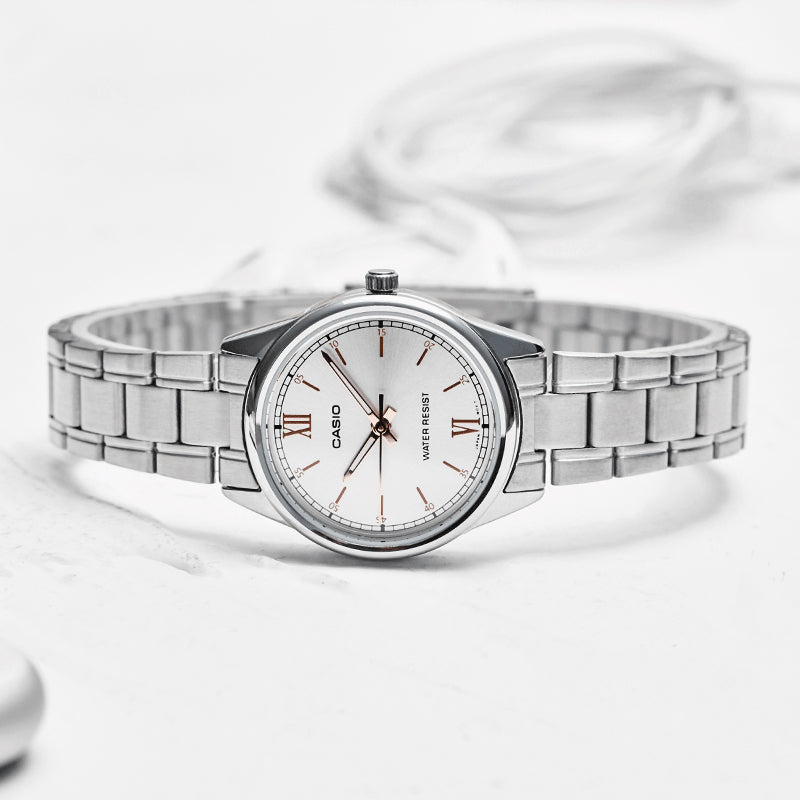 CASIO Quartz Waterproof Silver Analog LTP-V005D-7B2