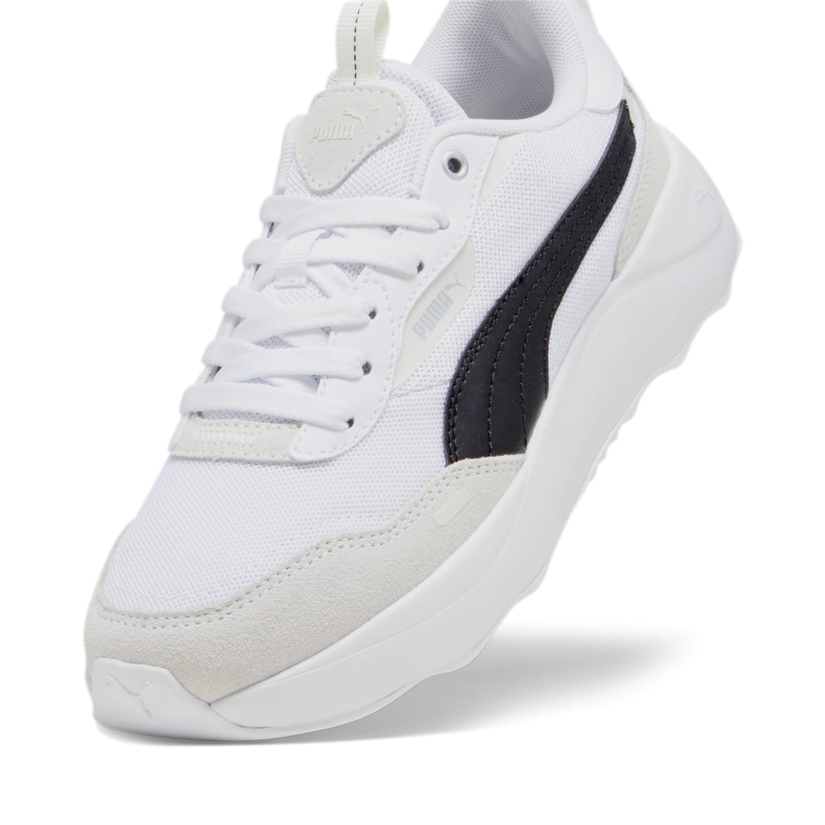 (WMNS) PUMA Runtamed Platform 'White Black' 392324-01