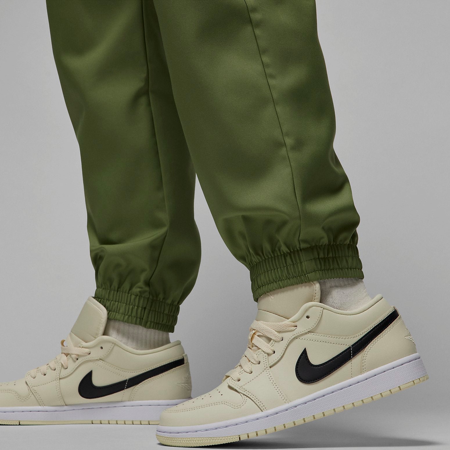 (WMNS) Air Jordan Woven Trousers 'Green' DZ3375-340