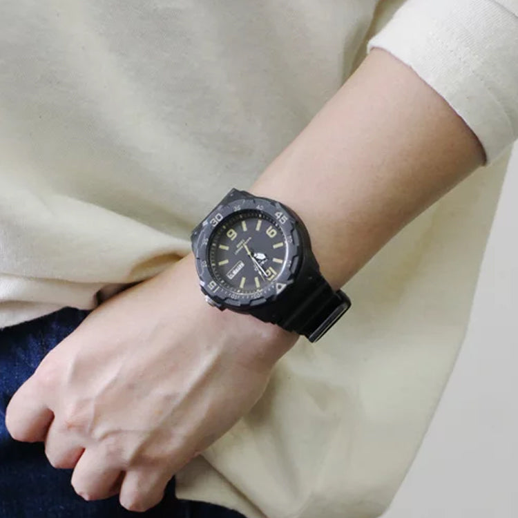 Men's CASIO YOUTH Sports quartz Watch Mens Black Analog MRW-200H-1B3