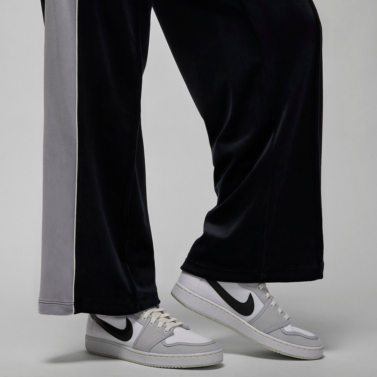 (WMNS) Air Jordan Flight Velour Pant 'Black' DV1404-010