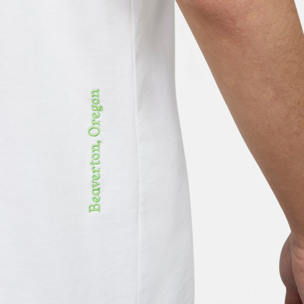 Nike WorldTour Logo T-Shirts 'White' DO2032-100