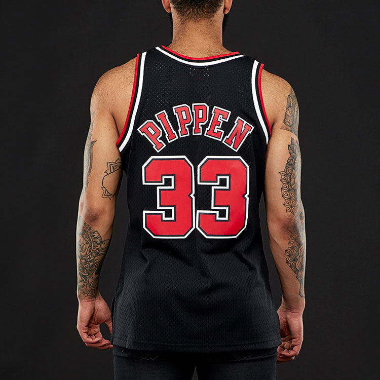 Mitchell & Ness NBA SW97-98 33 SMJYGS18151-CBUBLCK97SPI