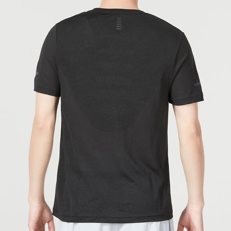 Under Armour Seamless Stride Short Sleeve 'Black' 1375692-001