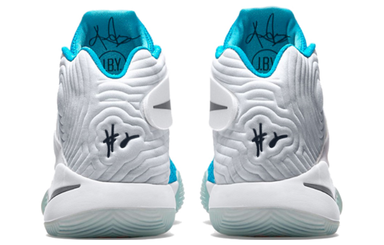 Nike Kyrie 2 'Christmas' 823108-144