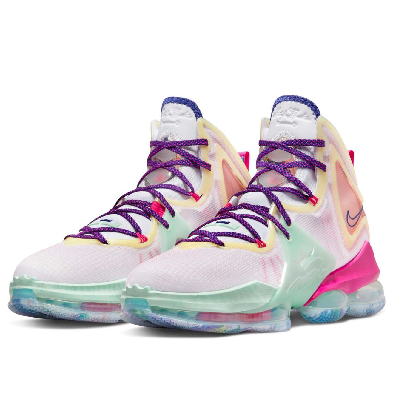 Nike LeBron 19 EP 'Valentine's Day' DH8460-900