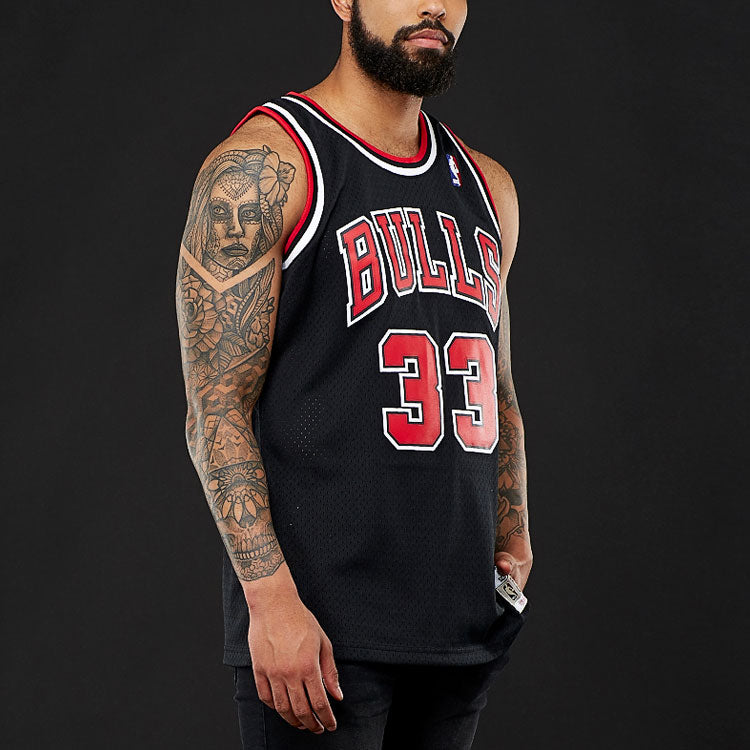Mitchell & Ness NBA SW97-98 33 SMJYGS18151-CBUBLCK97SPI
