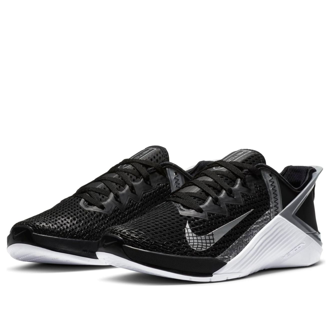 (WMNS) Nike Metcon 6 FlyEase 'Black Metallic Silver' DB3794-010