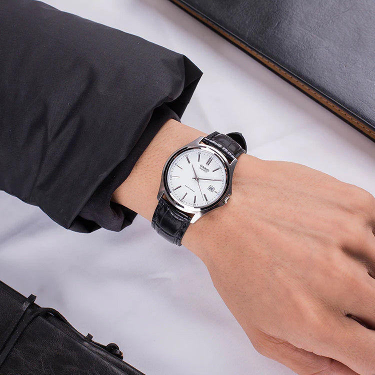 CASIO Leather Band Waterproof Men White/Brown White DialBlack Strap Mens WhiteBlack Analog MTP-1183E-7A