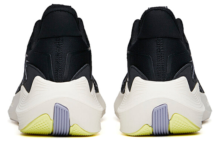 (WMNS) ANTA Running Series Sneakers 'Black White' 122135515-1