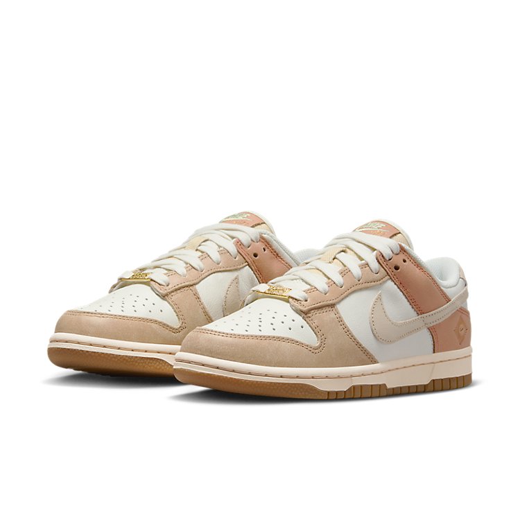 (WMNS) Nike Dunk Low SE 'Australia' FN7645-133