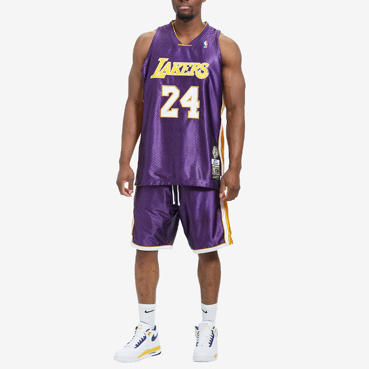 Mitchell & Ness Kobe Bryant Authentic Jersey 'Los Angeles Lakers - Kobe Bryant' NNBJGS20051-LALGOLDKBR