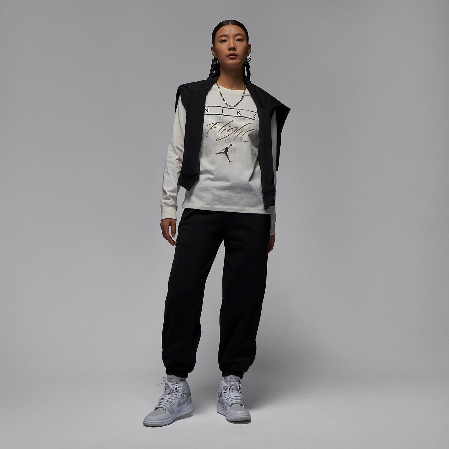 (WMNS) Air Jordan Long-Sleeve Graphic T-Shirt Asia Sizing 'Sail' FD7206-133