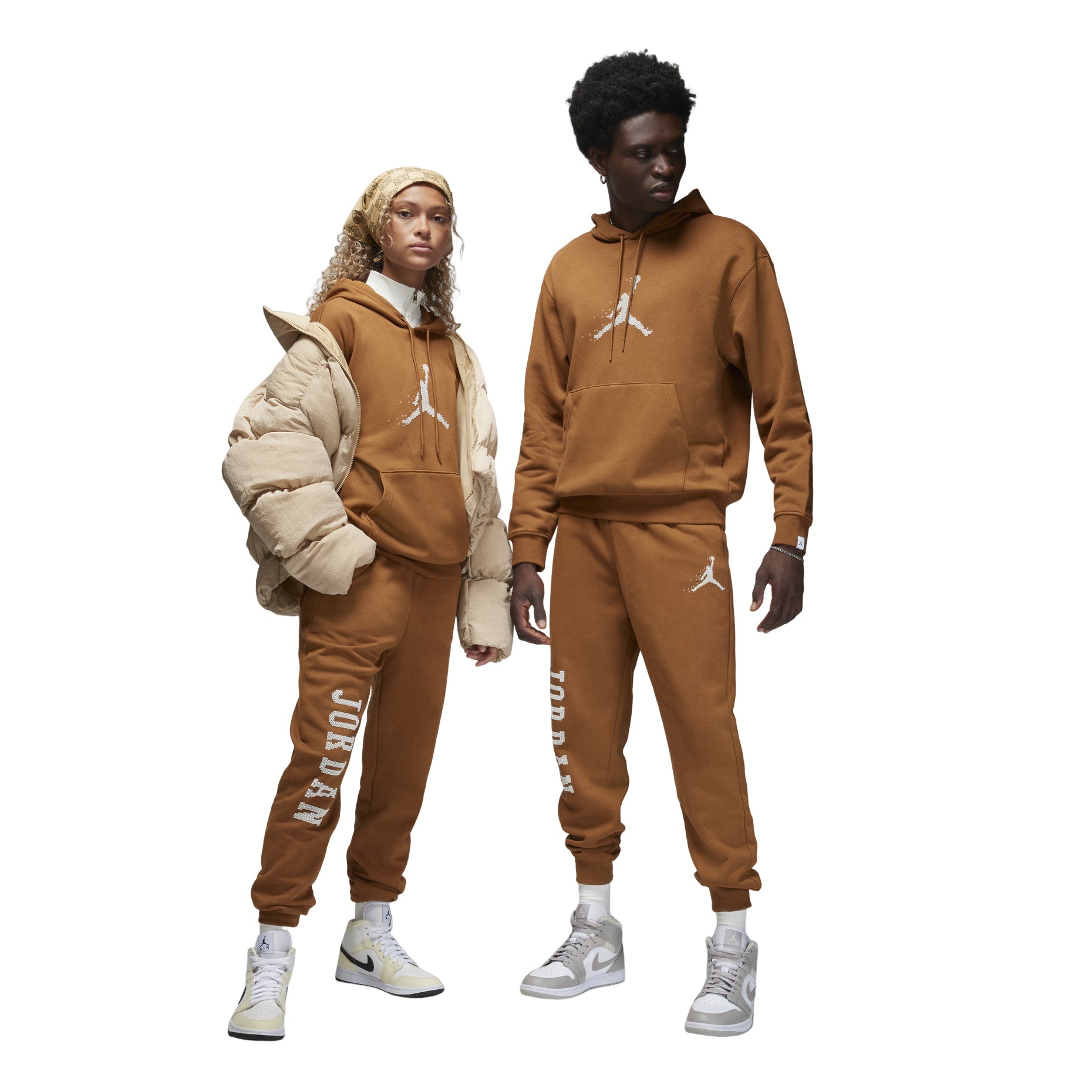 Air Jordan Essentials Holiday Fleece Sweatpants Asia Sizing 'Light British Tan' FD7468-281