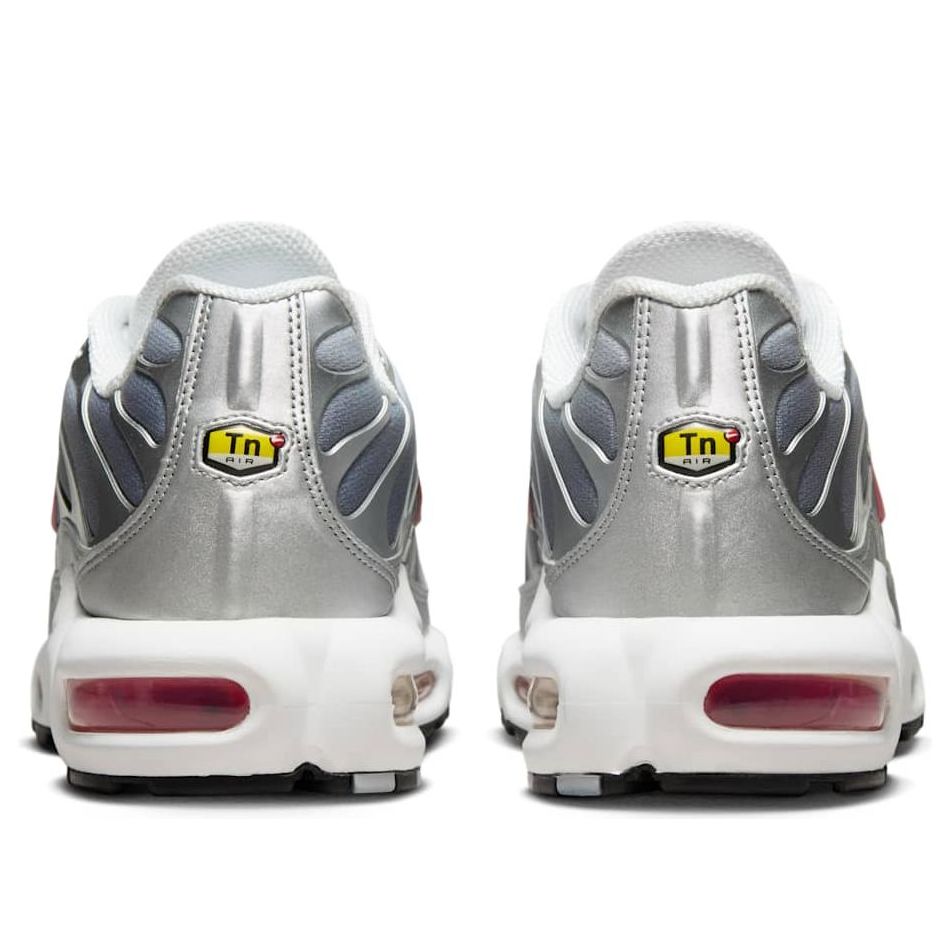 (WMNS) Nike Air Max Plus 'Metallic Silver University Red' HM9654-001