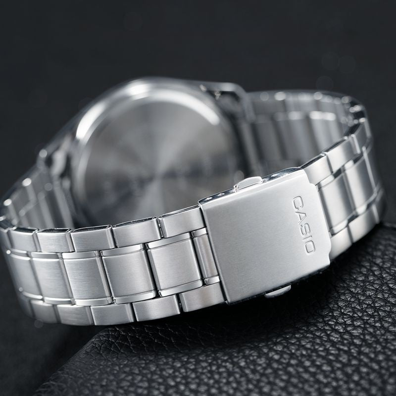 CASIO Waterproof Stainless Steel Strap Quartz Mens White Analog MTP-1375D-7AVDF