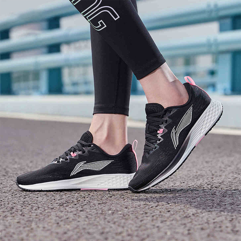 (WMNS) Li-Ning Dark Horse 4 'Black White' ARMR004-1