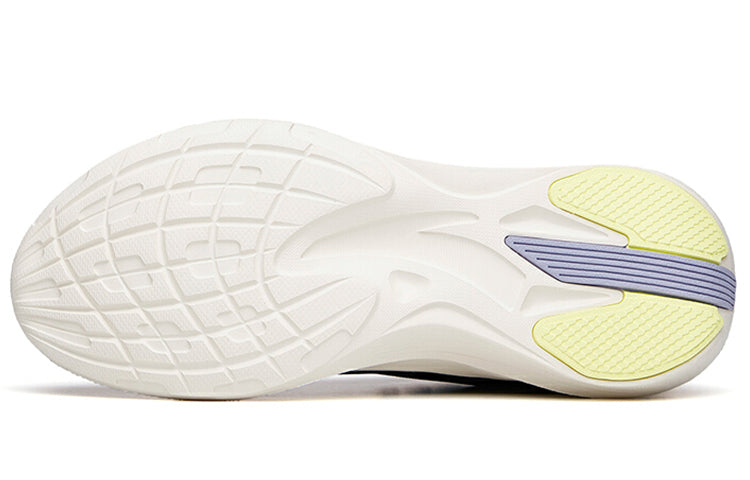 (WMNS) ANTA Running Series Sneakers 'Black White' 122135515-1
