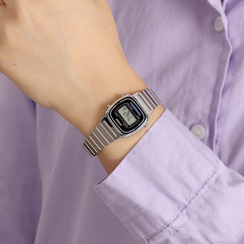 CASIO Quartz Waterproof Unisex Silver Digital LA670WA-1