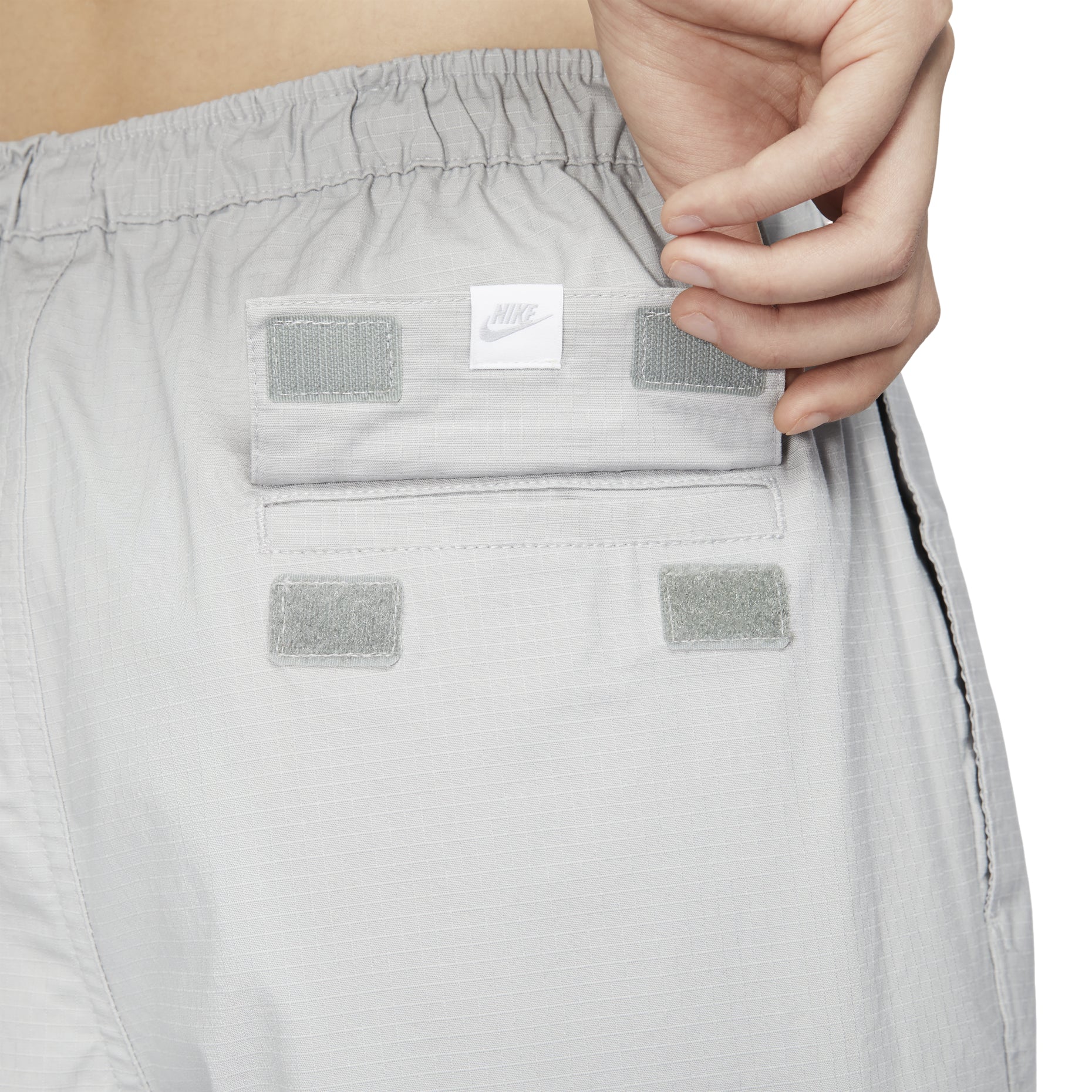 (WMNS) Nike Sportswear Mid-Rise Oversized Cargo Pants Asia Sizing 'Light Smoke Grey' FV7521-077