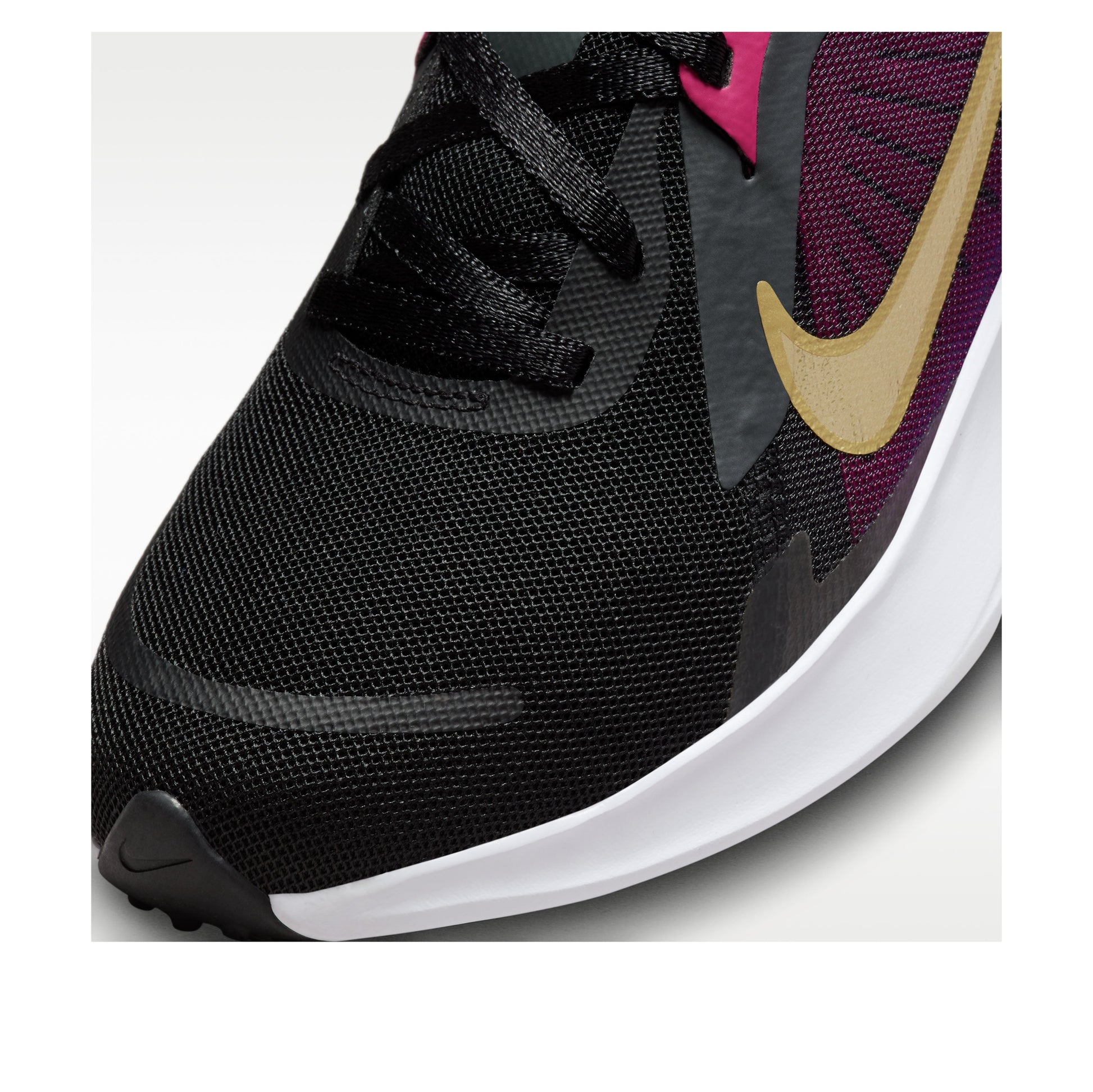 (WMNS) Nike Quest 5 'Black Dark Smoke Grey Fireberry Metallic Gold' DD9291-009