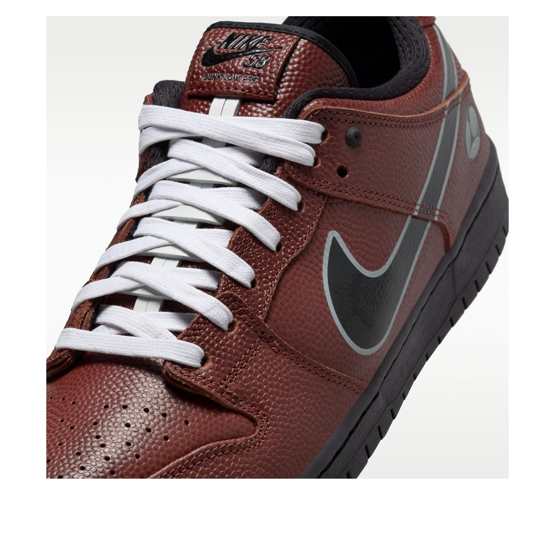 Nike x Limosine Skateboards SB Dunk Low 'Football' HJ4131-200