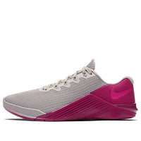 (WMNS) Nike Metcon 5 'Atmosphere Grey Pink Blast' AO2982-061