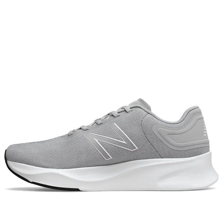 New Balance light grey D Wide MSTRNLA1